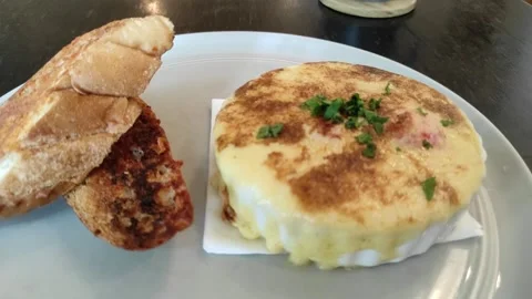 Eggs florentine and garlic bread Stock Footage 265036363