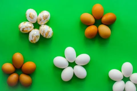 Eggs on a green background. horizontal image, top view Fotos Stock