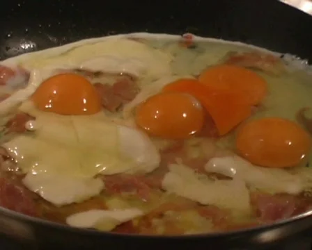 Eggs in a pan 스톡 동영상 62252