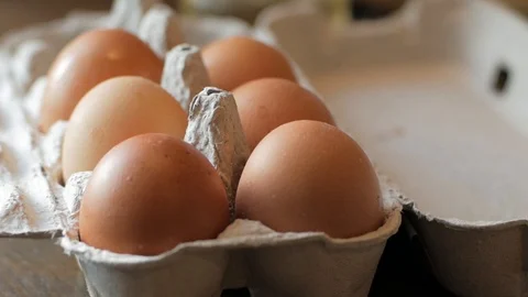 Eggs in paper box Video stock 92476723