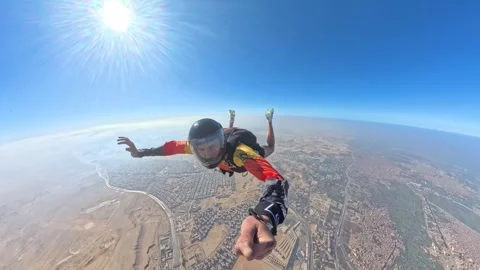 Egypt: Parachute delay during skydiving jump over the pyramids in Cairo, ... Video stock 320605127
