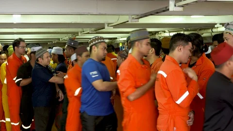 Eid Aidiladha Praying by Offshore Workers. Video stock 129494567