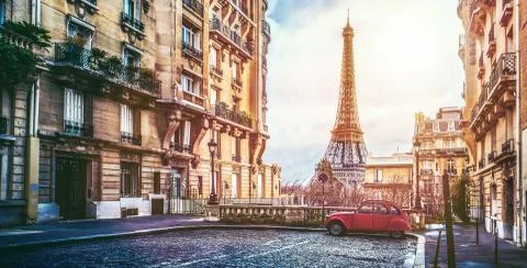 The eifel tower in Paris from a tiny street Stock Photos
