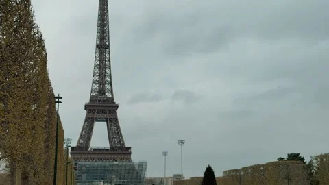 The Eiffel tower 2 스톡 동영상 346083101