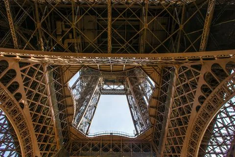 The Eiffel Tower and blue sky (Paris, France) 스톡 사진