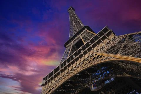 Eiffel tower and cloudy sky, Paris, France Foto stock