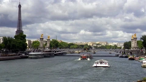 Eiffel Tower and Pont Alexandre III, Alexander III Bridge, Paris. 스톡 동영상 145501373