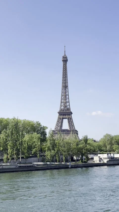 Eiffel Tower and Seine River in Paris timelapse Stock Footage 337197867