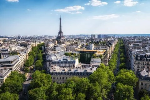 Eiffel Tower from Arc de Triomphe Eiffel tower viewed from top of Arc de T... Stock-Fotos