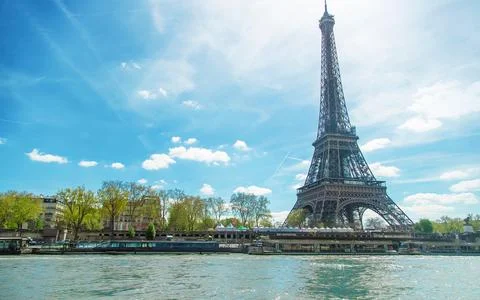 Eiffel tower beautiful spring summer photo. Selective focus. 스톡 사진