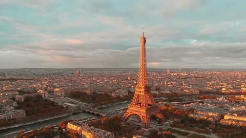 Eiffel Tower Close-Up Drone Seine Sunset 動画素材 131220749