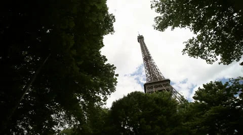Eiffel Tower on a Cloudy Blue Sky Day Stockbeeldmateriaal 36132576