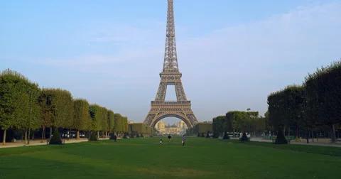 Eiffel Tower During Day Paris, France 4K Stock Video Footage Vidéo 45532909