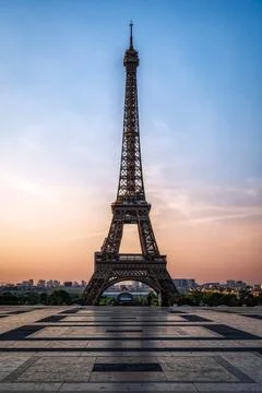Eiffel Tower during Sunrise Eiffel tower taken from trocadero during sunri... Stock-Fotos