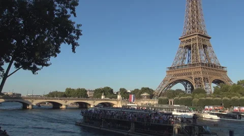 Eiffel Tower Evening View Turist Boat Cross Seine River Beautiful Paris Landmark Stock Footage 60664957