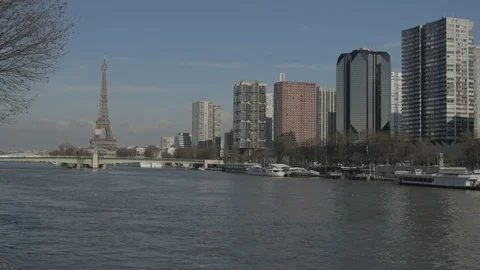 The Eiffel tower 스톡 동영상 87344899