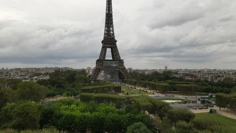 EIFFEL TOWER Stock Footage 162010272
