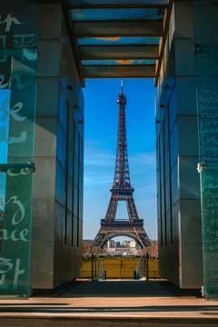 Eiffel Tower in a frame Foto stock