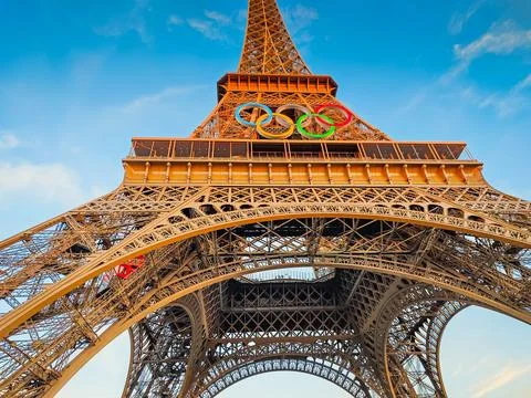 Eiffel tower. Illuminated tower with Olympic rings Stock Photos