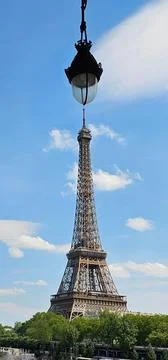 Eiffel Tower with lamppost Fotos Stock