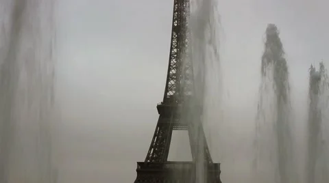 Eiffel Tower Light Performance Show. Stockbeeldmateriaal 57732180