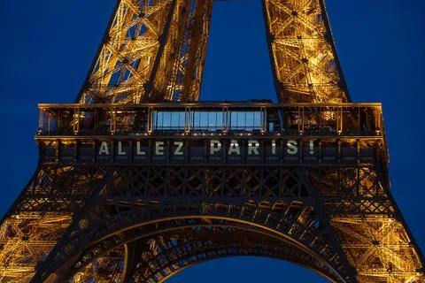 Eiffel Tower lights a message to support Paris, France - 30 May 2025 Stock Photos