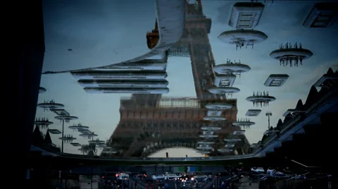 Eiffel Tower mirror Stock Footage 4551023