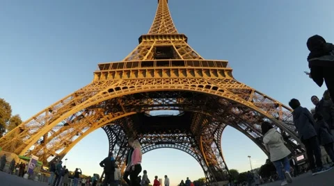 Eiffel Tower panning timelapse (Editorial) Video stock 56196668