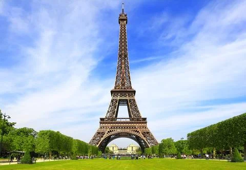 Eiffel Tower in Paris on a clear spring day Eiffel Tower in Paris on a cle... Photos