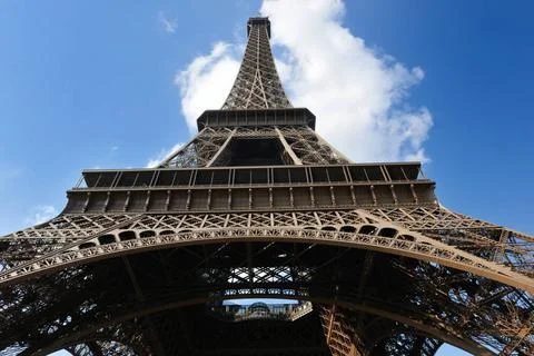 Eiffel tower in paris at day Eiffel Tower in Paris against a dramatic blue... Foto stock