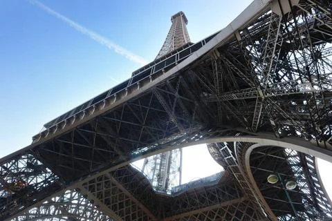 Eiffel tower in paris at day Eiffel Tower in Paris against a dramatic blue... Foto stock