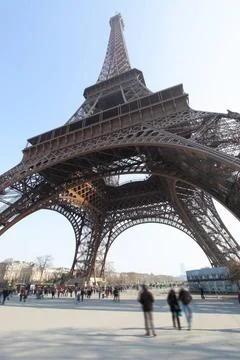 Eiffel tower in Paris Eiffel tower in Paris closeup, France. People in mot... Foto stock