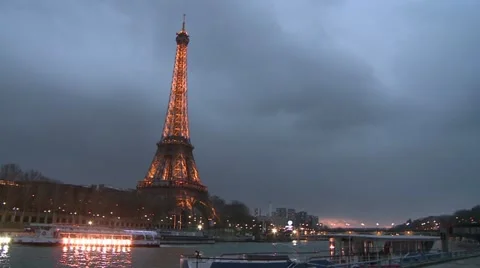 Eiffel Tower in Paris 스톡 동영상 10839119