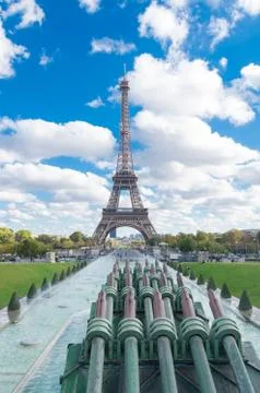Eiffel tower in paris Photos