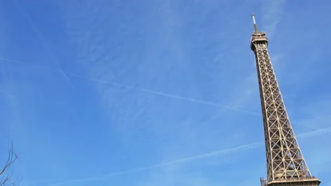 Eiffel tower in paris spring. Selective focus. Stock Footage 190591520