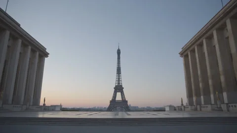 Eiffel Tower Paris Sunrise Empty Vide Coronavirus Confinement COVID19 01 Stock Footage