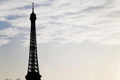Eiffel tower in Paris on sunset eiffel tower in Paris on yellow sunset Cop... Stock-Fotos