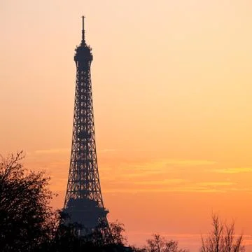 Eiffel tower in paris on sunset 스톡 사진