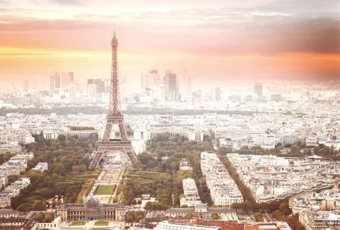 Eiffel tower in Paris at sunset Foto stock