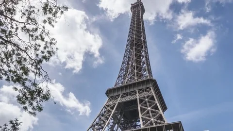 Eiffel Tower in Paris - Time Lapse Video Video stock 79005156