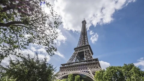 Eiffel Tower in Paris - Time Lapse Video Video stock 79006697