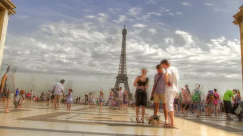 Eiffel Tower With People - Time Lapse 動画素材 11981029