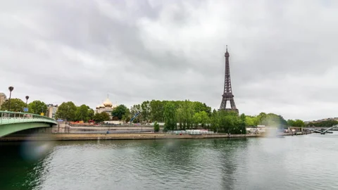Eiffel Tower on a Rainy Day  Timelapse / Pais, France Stock Footage