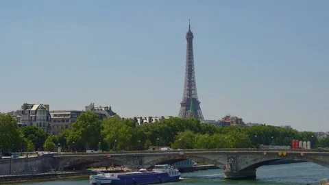 The Eiffel tower seen from the Pont (bridge) Alexandre III 스톡 동영상 112033235