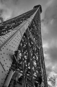 Eiffel Tower structure from bottom to top in black and white Stockillustratie