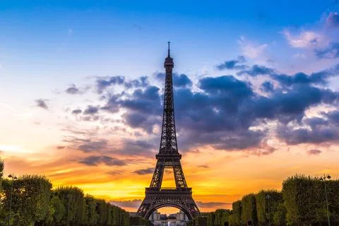 Eiffel Tower at sunset in Paris 스톡 사진
