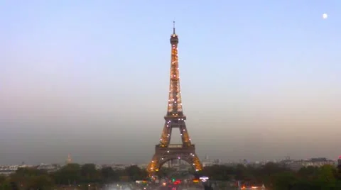 Eiffel Tower at sunset with sparkling light Stock-Footage 12654244
