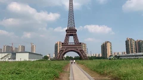 Eiffel tower in Tianducheng 스톡 동영상 341362053