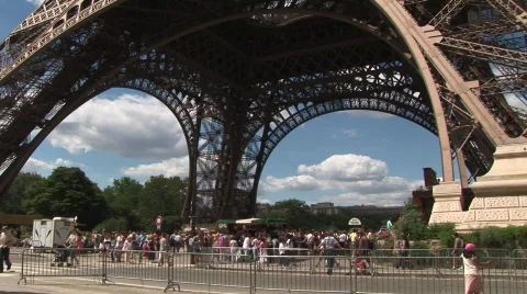 Eiffel Tower Tilt 動画素材 378581