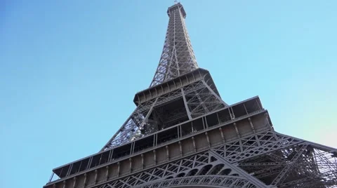 Eiffel Tower tilt up, Paris - 60fps Vídeos de archivo 47189723